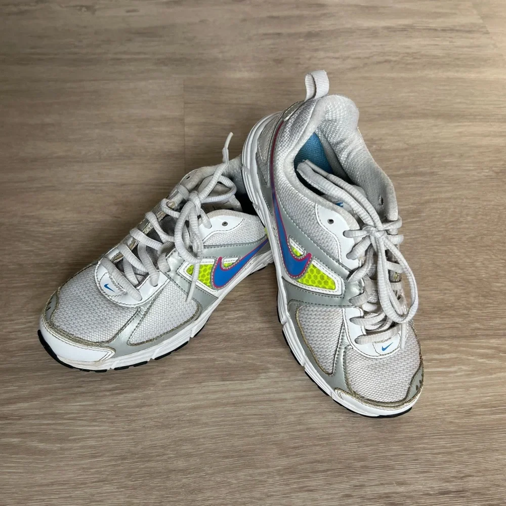 Nike Dart 9 White Sneakers with Blue & Neon Yellow Accents 3Y Youth Big Kids